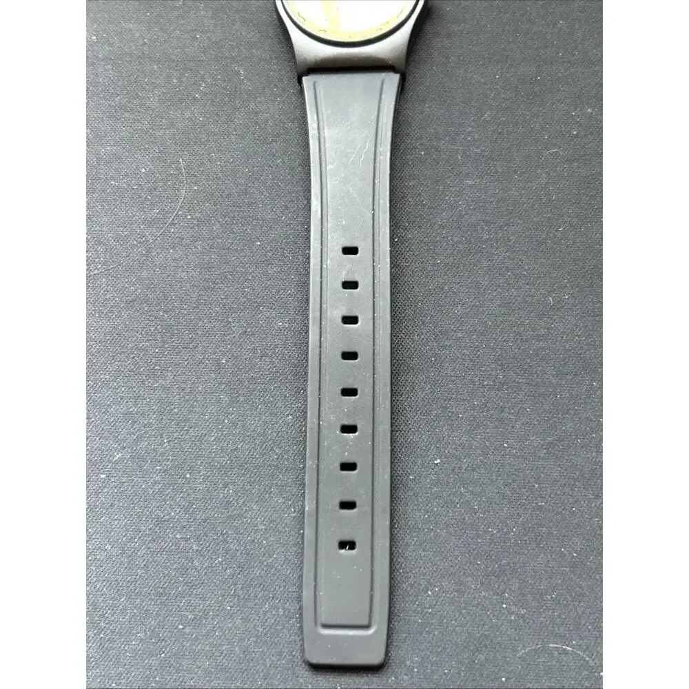Q&Q beige dial